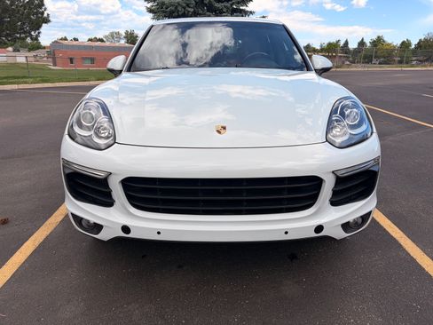 Used 2015 Porsche Cayenne S AWD/4WD image 2