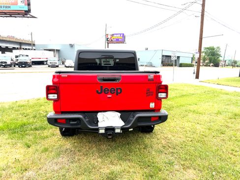 Used 2021 Jeep Gladiator Sport AWD/4WD image 5