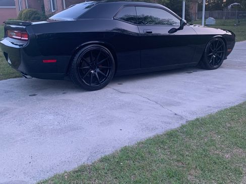 Used 2009 Dodge Challenger R/T image 4