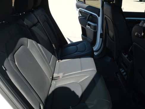 Used 2023 Land Rover Defender 110 S image 18