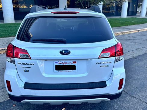 Used 2013 Subaru Outback 2.5i Limited image 8