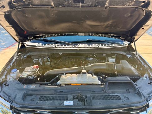 Used 2022 Ford Expedition Max Limited image 18