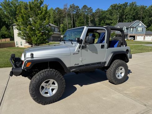 Used 2004 Jeep Wrangler 4WD w/ 30" Tire & Wheel Group image 15