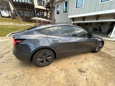 Used 2023 Tesla Model 3 Standard Range image 5