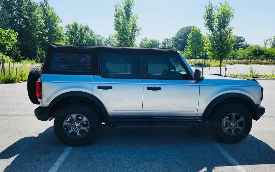 Used 2023 Ford Bronco 4-Door AWD/4WD image 9