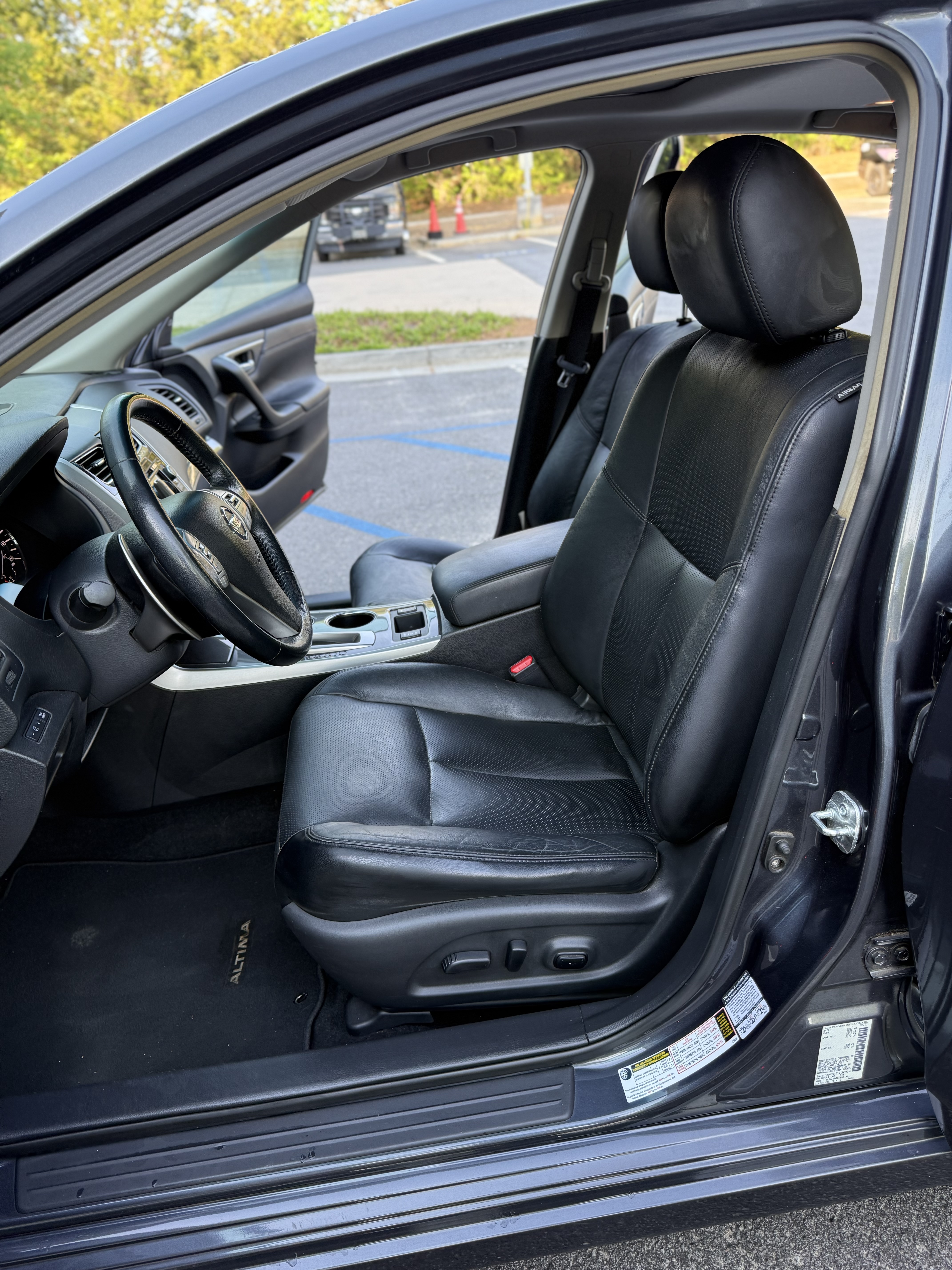 Used 2013 Nissan Altima 3.5 SL w/ Technology Pkg FWD image 8