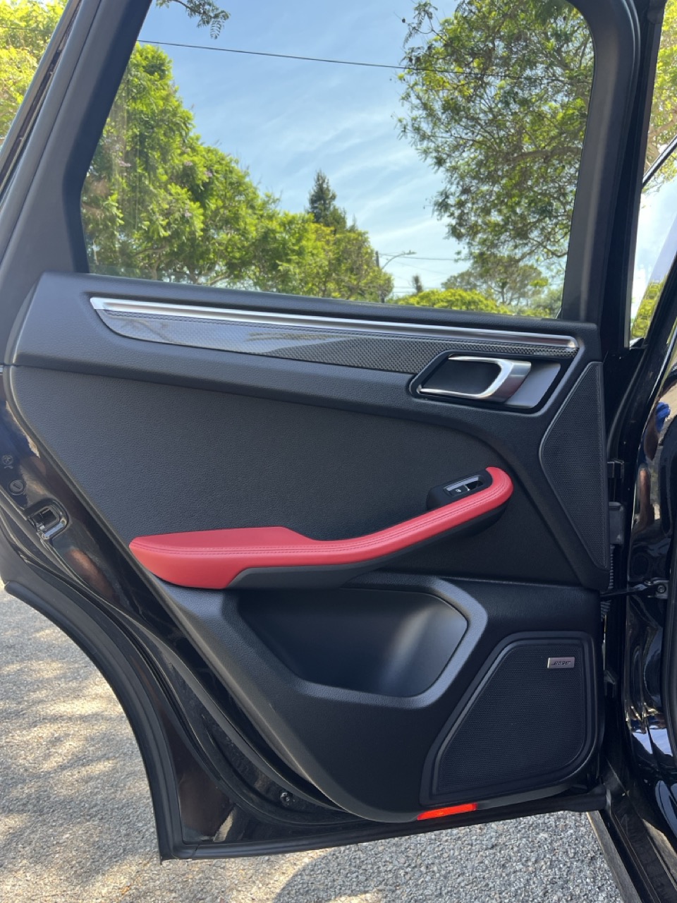 Used 2020 Porsche Macan Turbo AWD/4WD image 19