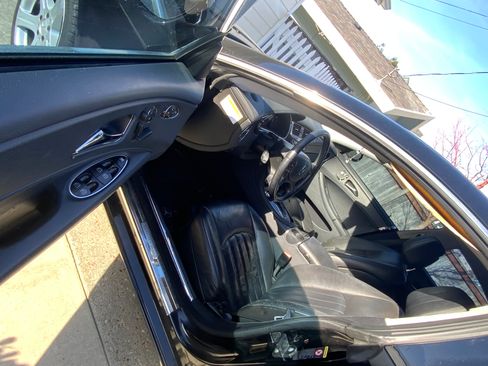 Used 2007 Mercedes-Benz CLS 550 image 11