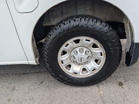 Used 2020 Nissan NV 2500 SV image 11