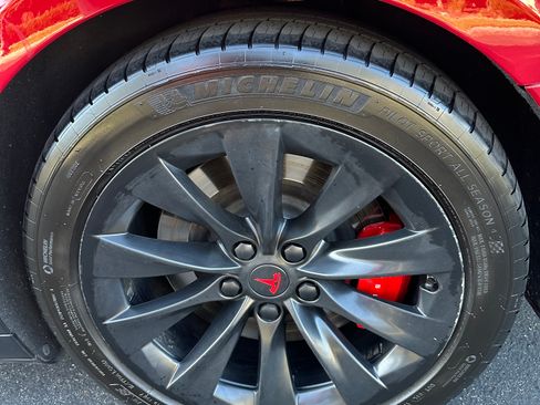 Used 2020 Tesla Model S Performance image 22