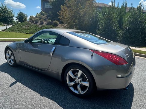 Used 2007 Nissan 350Z Touring w/ Cargo Convenience Pkg image 5