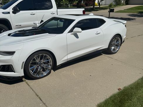 Used 2023 Chevrolet Camaro ZL1 RWD image 12