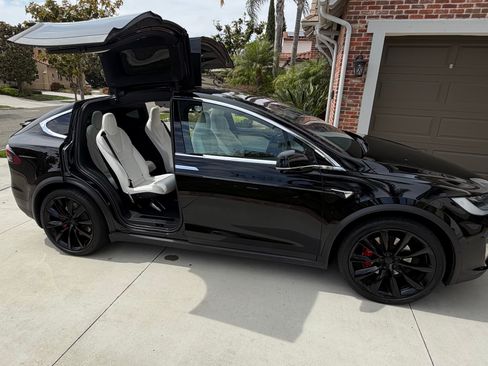 Used 2021 Tesla Model X Performance AWD/4WD image 10