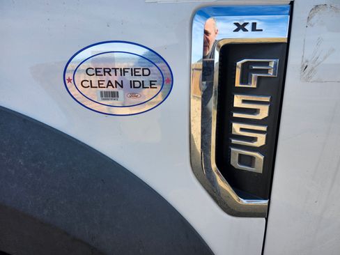 Used 2017 Ford F550 XL 179 W.B. 4D image 5