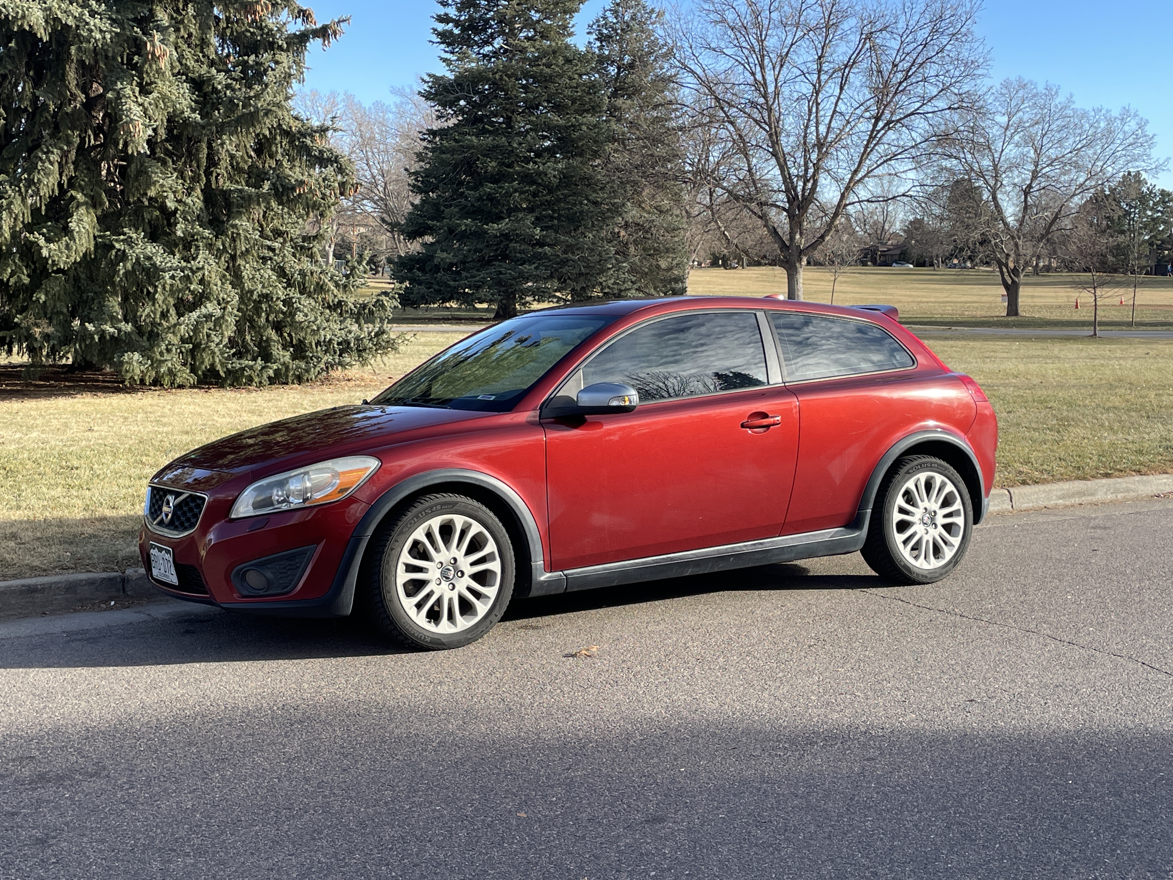 Used 2011 Volvo C30 FWD image 2