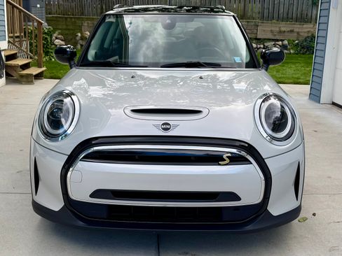 Used 2023 MINI Cooper SE FWD image 2