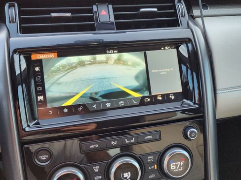 Used 2017 Land Rover Discovery HSE Luxury image 12