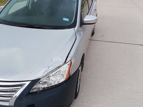 Used 2014 Nissan Sentra SV image 2