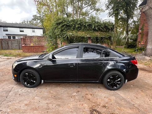 Used 2011 Chevrolet Cruze LT image 1