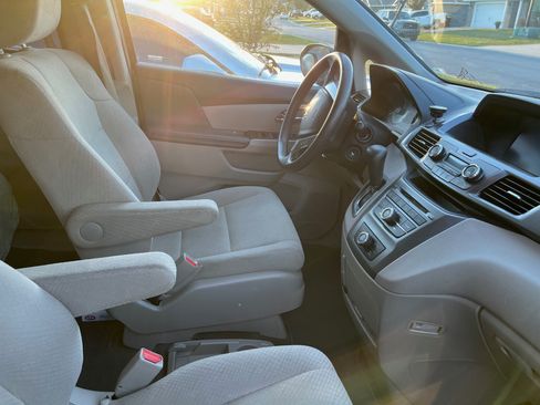 Used 2014 Honda Odyssey LX image 14