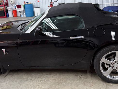 Used 2008 Pontiac Solstice Convertible w/ Premium Package RWD image 8