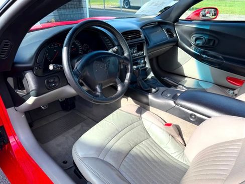 Used 1997 Chevrolet Corvette Coupe w/ Performance Handling Pkg image 20