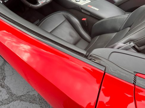 Used 2015 Chevrolet Corvette Z06 w/ 3LZ Preferred Equipment Group RWD image 21
