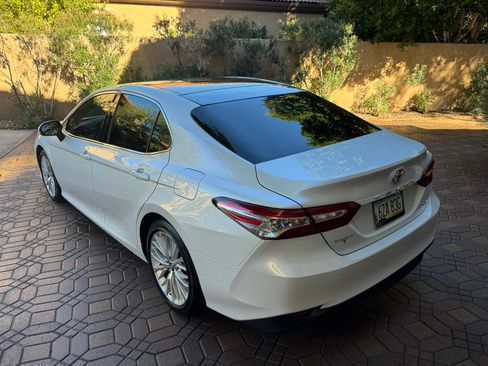 Used 2018 Toyota Camry XLE image 14