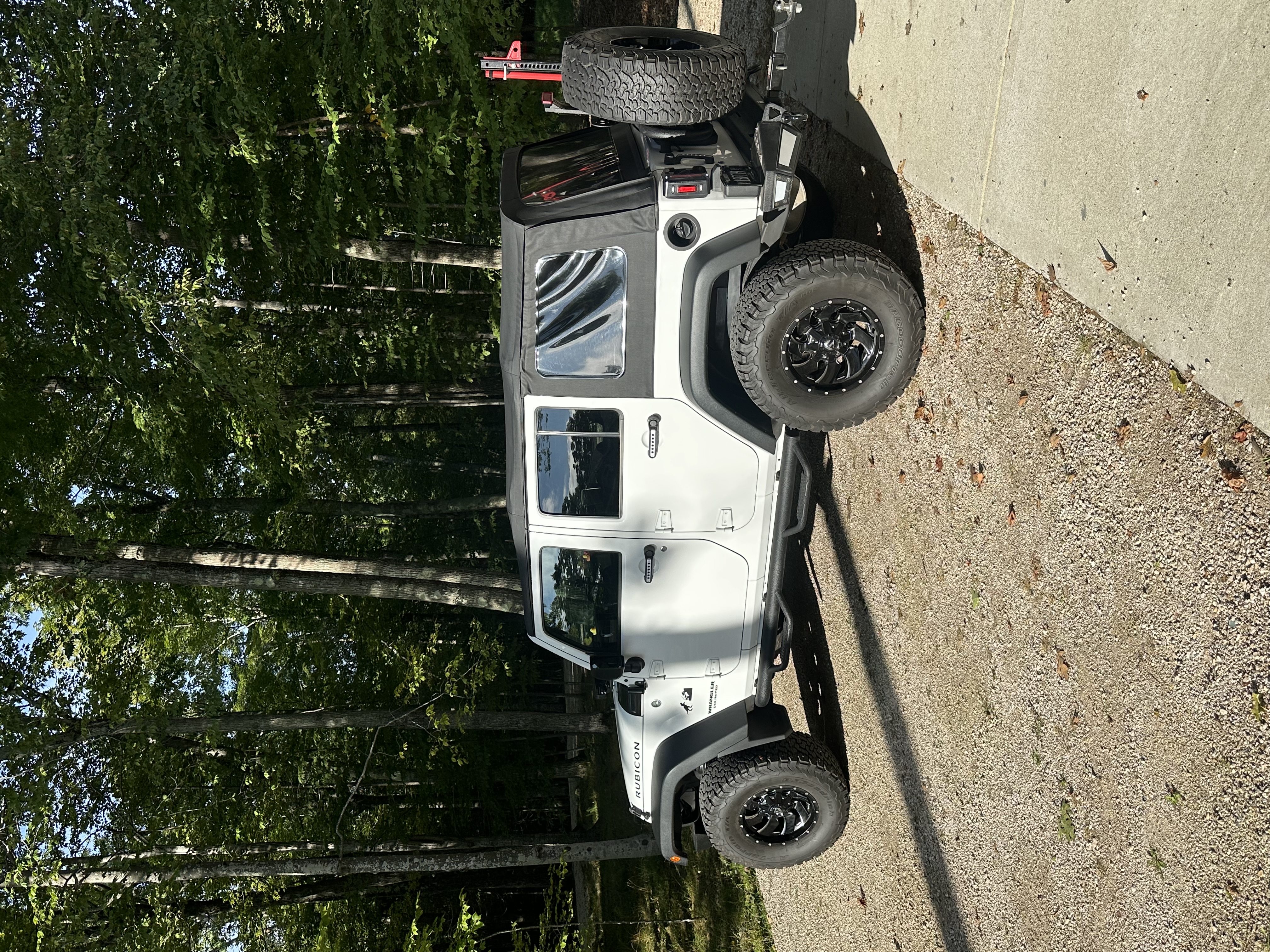Used 2016 Jeep Wrangler Unlimited Rubicon w/ Max Tow Package AWD/4WD image 1