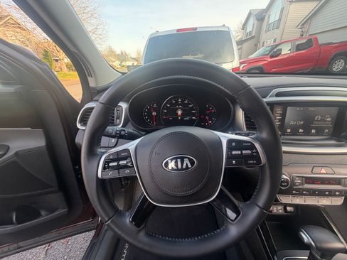 Used 2020 Kia Sorento EX image 16