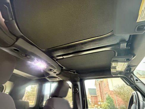 Used 2013 Jeep Wrangler Unlimited Sport w/ Connectivity Group image 9