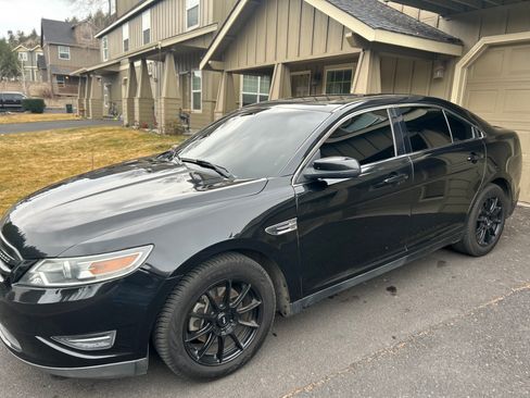 Used 2011 Ford Taurus SEL w/ 201A Rapid Spec Order Code image 2