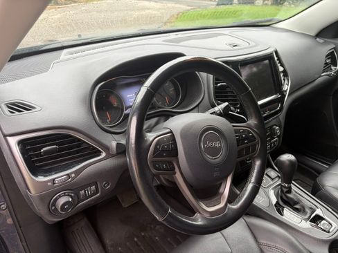Used 2020 Jeep Cherokee Limited AWD/4WD image 10