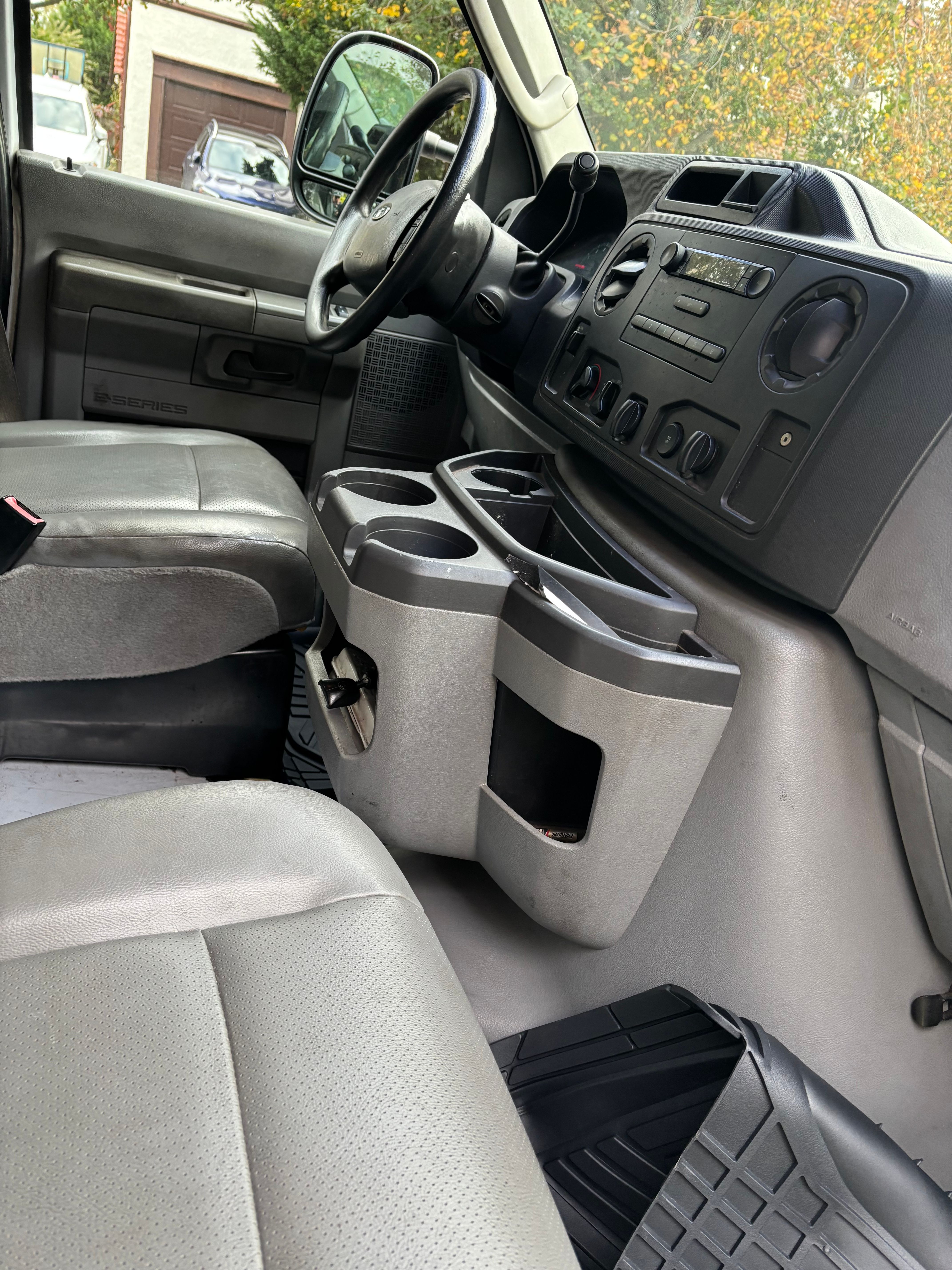 Used 2013 Ford E-250 and Econoline 250 w/ Commercial Cargo Van Pkg RWD image 13