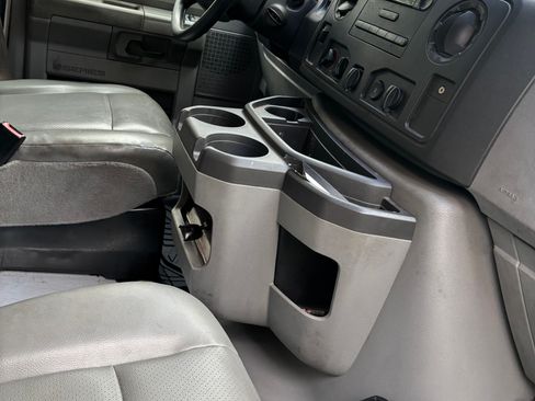 Used 2013 Ford E-250 and Econoline 250 w/ Commercial Cargo Van Pkg image 13