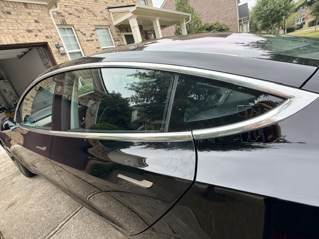 Used 2018 Tesla Model 3 Mid Range RWD image 12