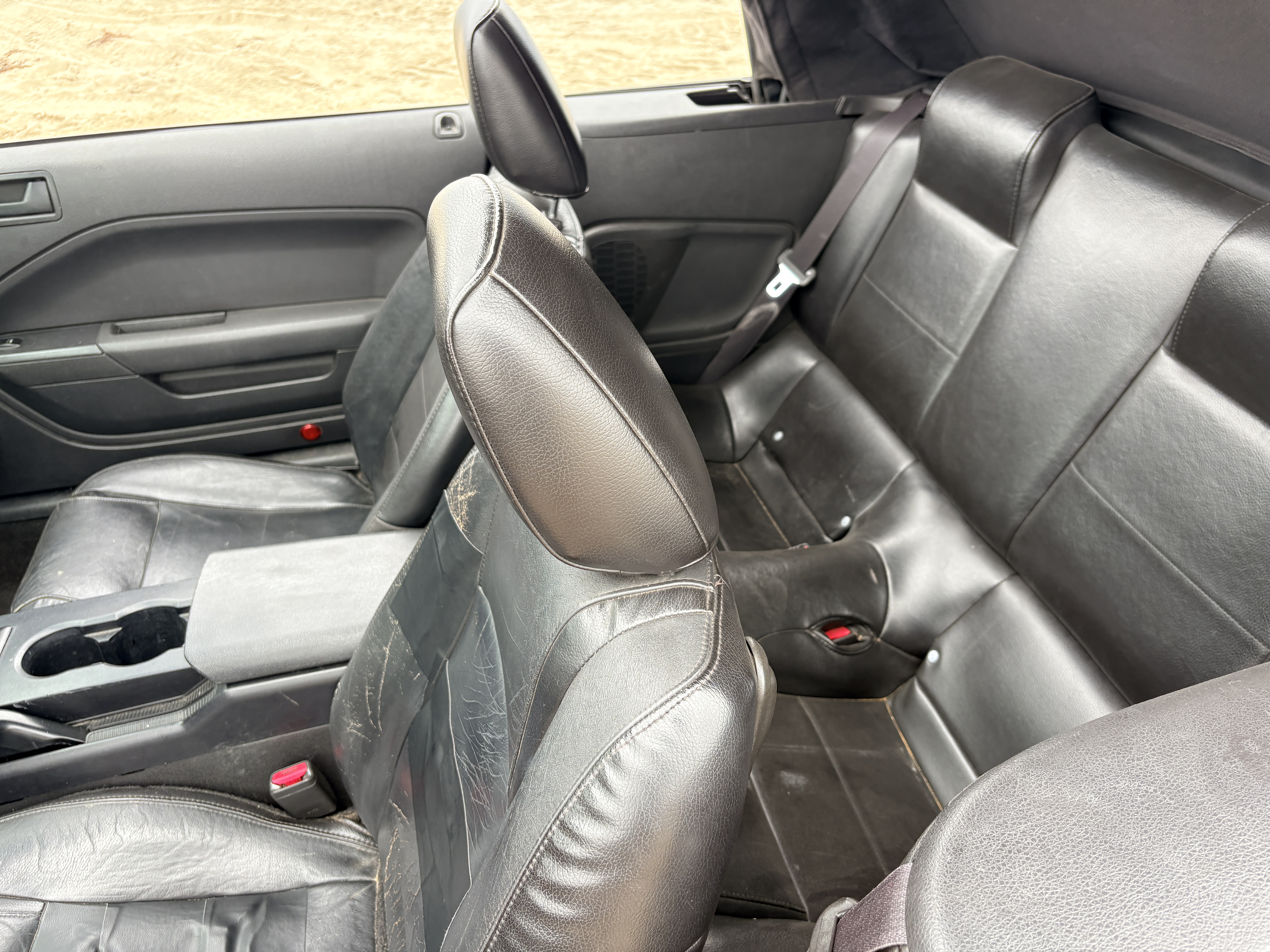 Used 2006 Ford Mustang Convertible RWD image 23