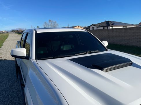 Used 2019 Toyota Tacoma TRD Sport w/ TRD Premium Sport Package RWD image 16