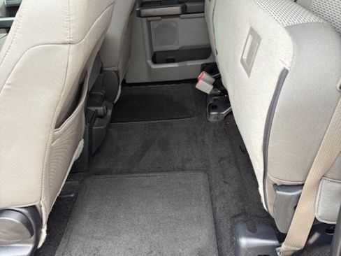 Used 2015 Ford F150 XLT image 15