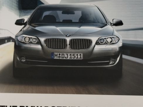 Used 2011 BMW 550i xDrive Sedan image 10