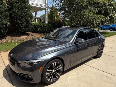 Used 2018 BMW 330e RWD image 1