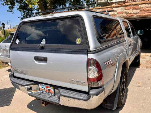 Used 2010 Toyota Tacoma 4x4 Double Cab image 6