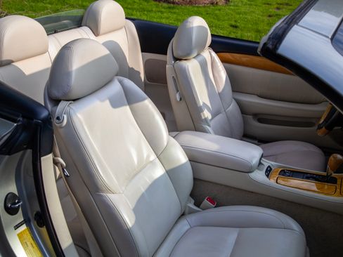 Used 2005 Lexus SC 430 Convertible RWD image 16