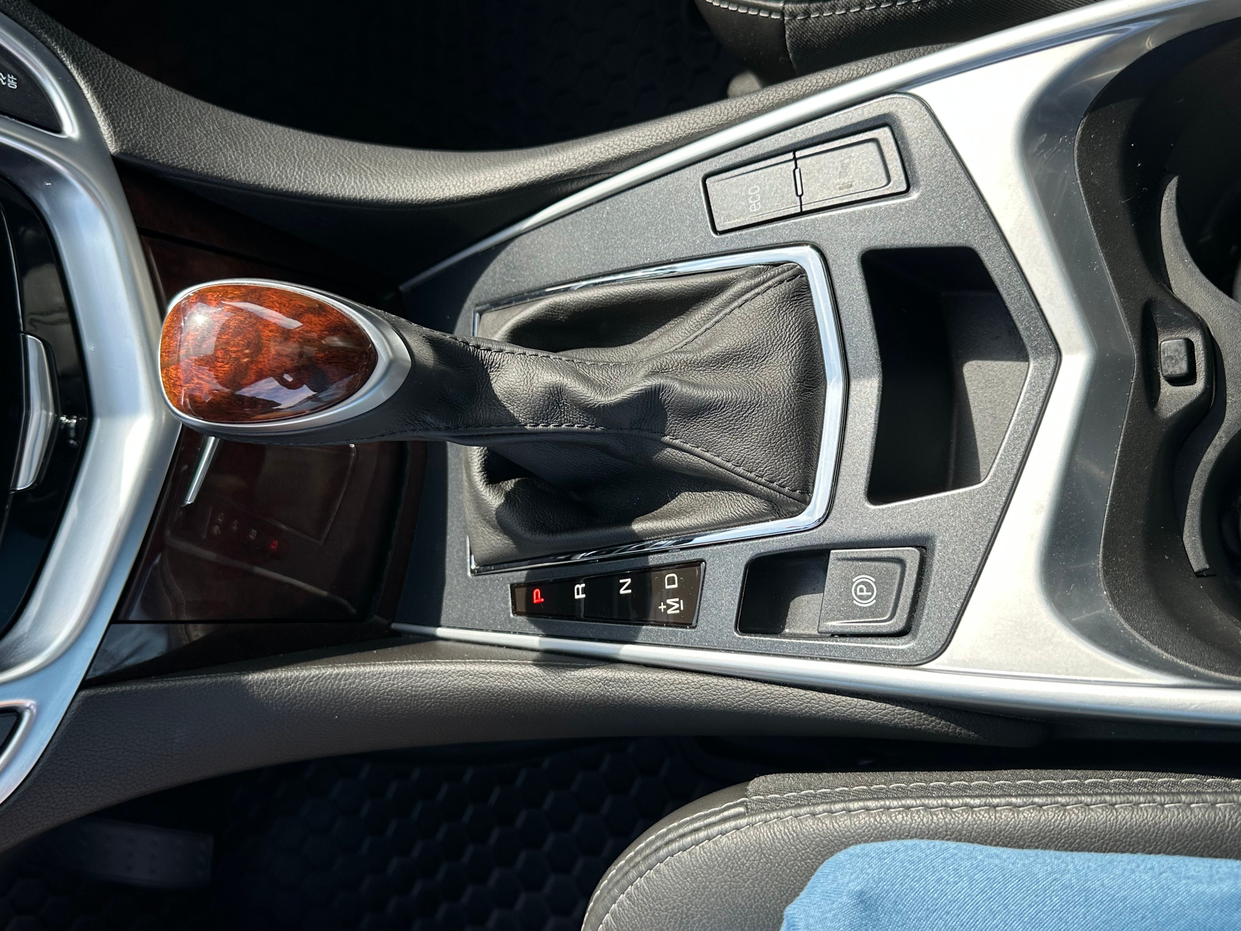 Used 2016 Cadillac SRX Luxury FWD image 13