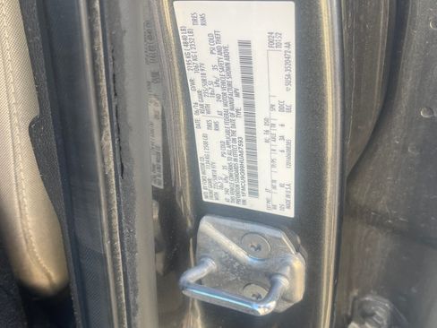 Used 2017 Ford Escape SE w/ Equipment Group 201A image 12