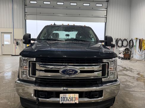 Used 2019 Ford F250 XL w/ STX Appearance Package image 5