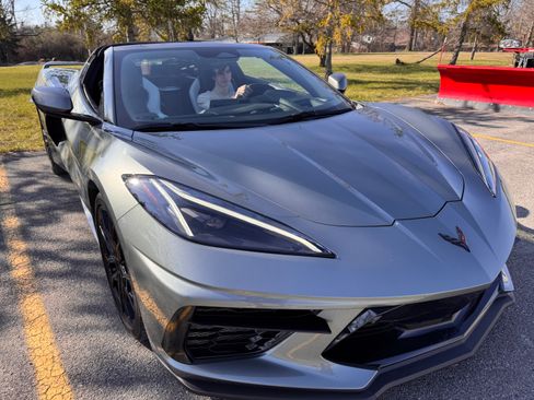 Used 2024 Chevrolet Corvette Stingray Preferred Cpe w/ Z51 Performance Package image 2