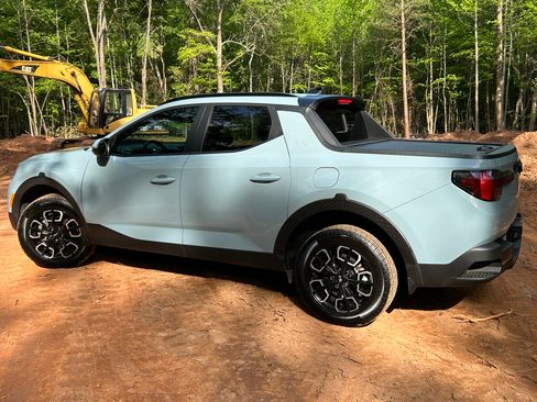 Used 2023 Hyundai Santa Cruz SEL Premium image 6