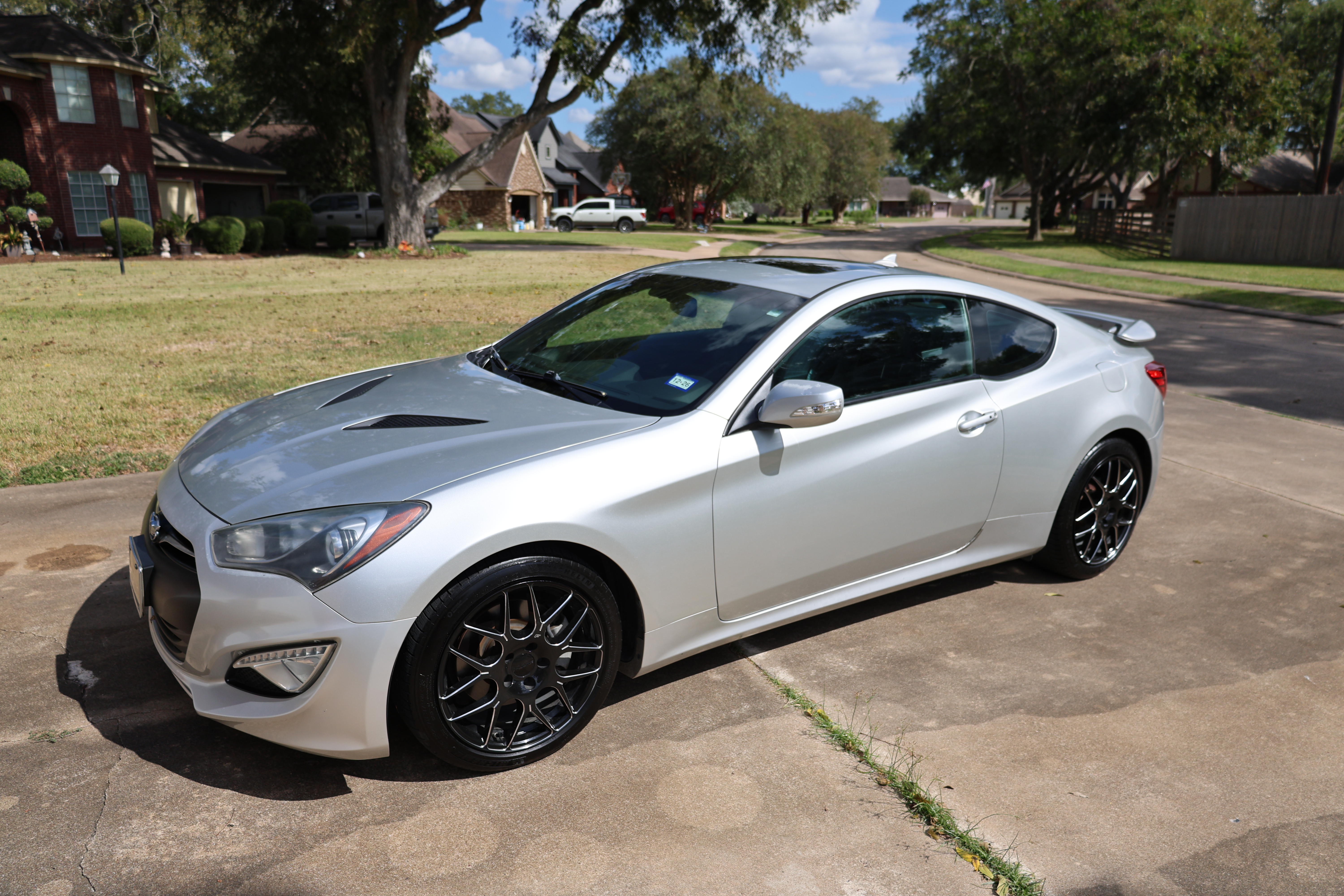 Used 2013 Hyundai Genesis 3.8 RWD image 1