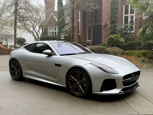 Used 2020 Jaguar F-TYPE SVR image 9